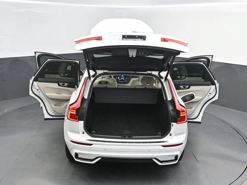 Certified 2023 Volvo XC60 B5 Plus w/ Climate Package AWD/4WD image 40