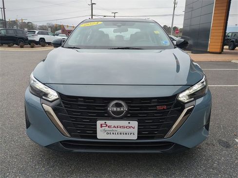 Used 2024 Nissan Sentra SR w/ SR Premium Package image 9