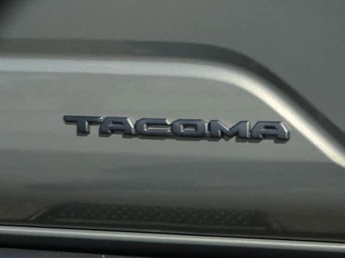 Used 2024 Toyota Tacoma TRD Off-Road image 8