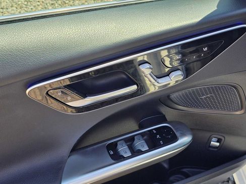 Used 2023 Mercedes-Benz C 300 Sedan image 23