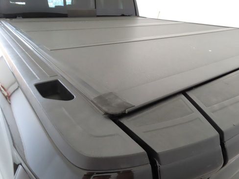 Used 2019 GMC Sierra 1500 SLT image 25