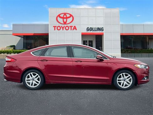 Used 2014 Ford Fusion SE w/ Equipment Group 202A image 6