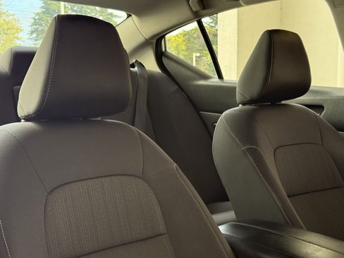Used 2022 Nissan Altima 2.5 SV FWD image 32