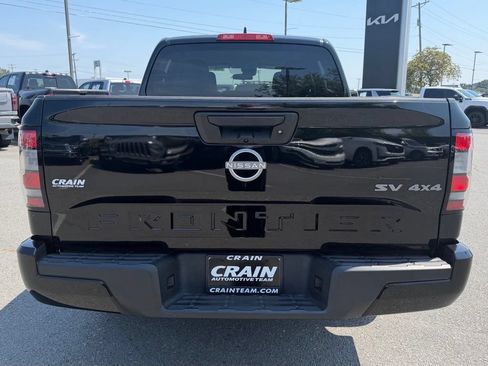 Used 2023 Nissan Frontier SV AWD/4WD image 6
