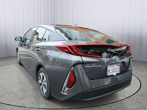 Used 2019 Toyota Prius Prime Plus FWD image 5