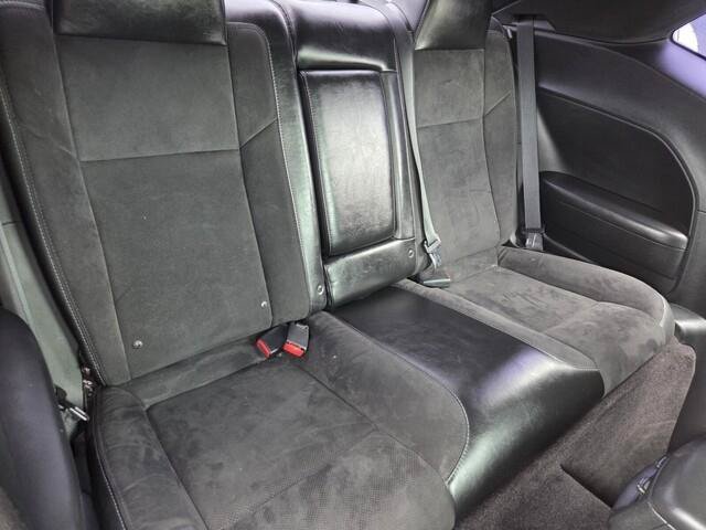 Used 2018 Dodge Challenger R/T Scat Pack w/ Leather Interior Group RWD image 18