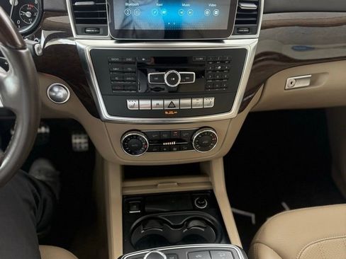 Used 2014 Mercedes-Benz GL 450 4MATIC image 25