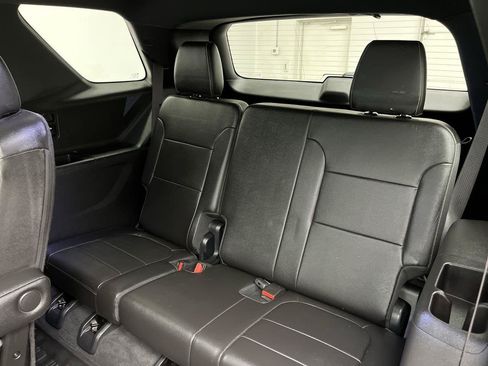 Certified 2023 Chevrolet Traverse LT w/ LT Premium Package AWD/4WD image 15