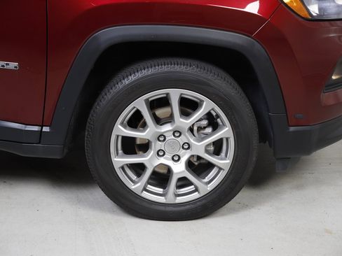 Used 2022 Jeep Compass Latitude image 5