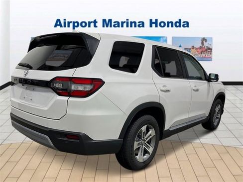 Used 2025 Honda Pilot EX-L image 7