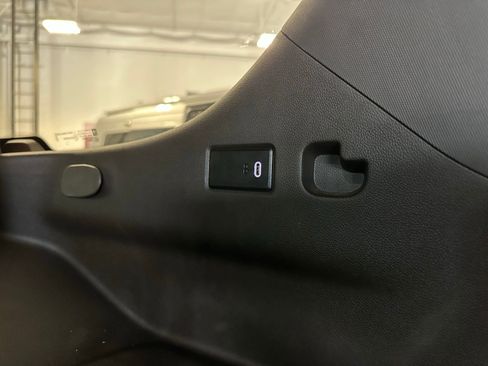 Used 2022 Chevrolet Tahoe Z71 w/ Max Trailering Package image 40