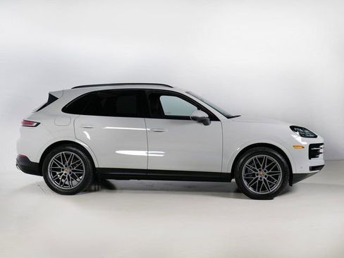 Certified 2026 Porsche Cayenne AWD/4WD image 8
