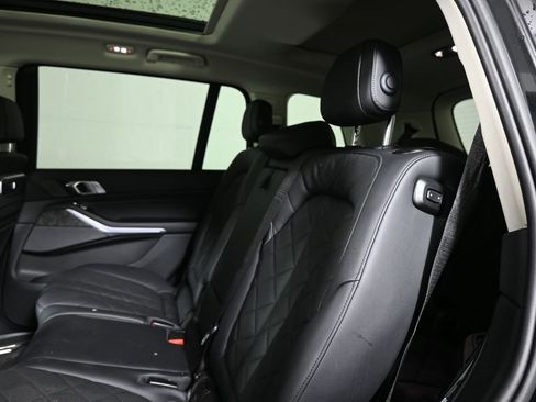 Used 2024 BMW X7 xDrive40i w/ Premium Package image 5