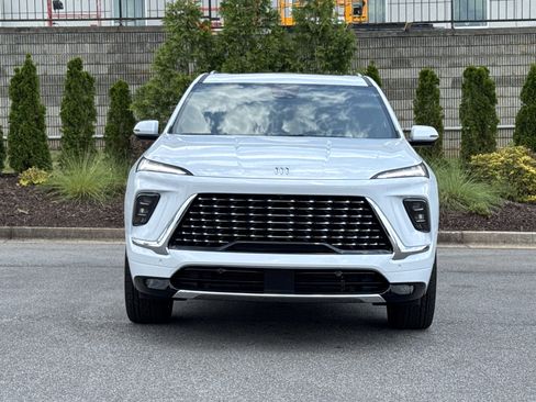 New 2026 Buick Enclave Avenir w/ Super Cruise Package FWD image 3