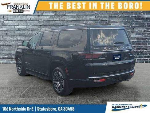 Used 2024 Jeep Wagoneer 4WD w/ Premium Group I image 3