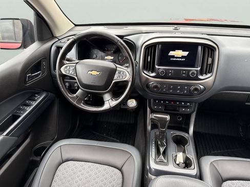 Used 2021 Chevrolet Colorado Z71 w/ Safety Package image 12