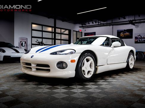 Used 1996 Dodge Viper RT/10 image 10