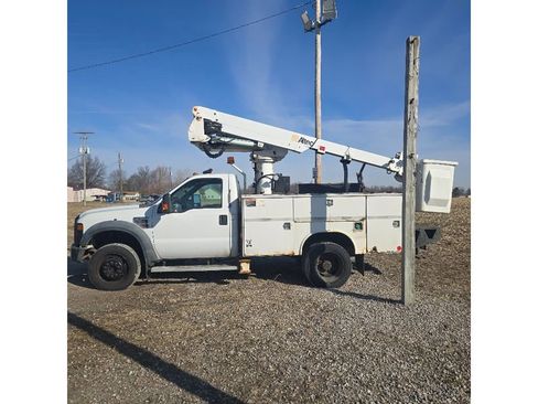 Used 2010 Ford F550 XL image 2