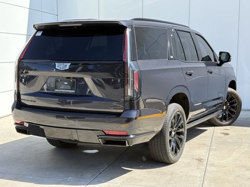 Certified 2024 Cadillac Escalade Sport Platinum w/ LPO, ONYX Package AWD/4WD image 7