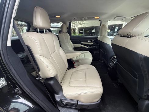 Used 2019 Subaru Ascent Limited image 39