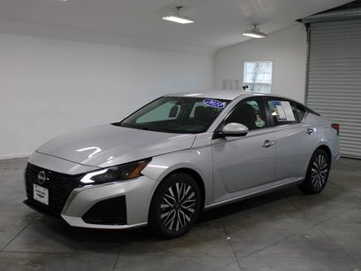 Used 2023 Nissan Altima 2.5 SV