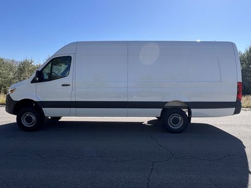 New 2025 Mercedes-Benz Sprinter 2500 image 9