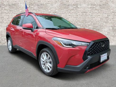 Used 2022 Toyota Corolla Cross LE FWD image 1
