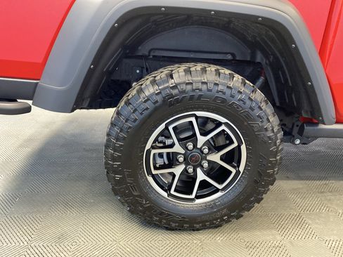 Used 2024 Jeep Gladiator Rubicon w/ Technology Group image 28