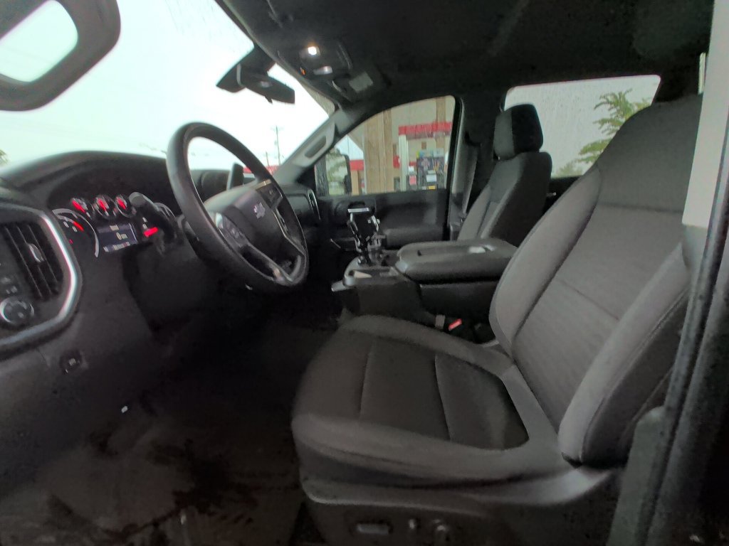 Used 2022 Chevrolet Silverado 1500 RST w/ LPO, Blackout Package AWD/4WD image 5