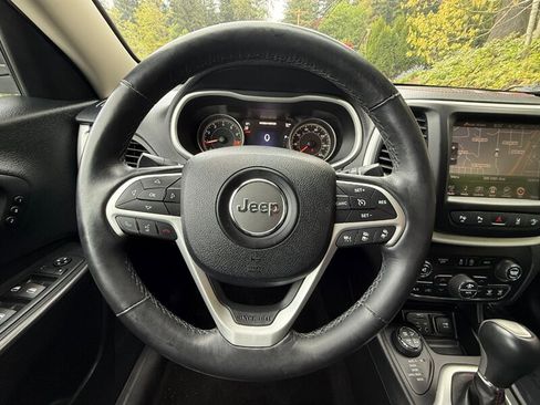 Used 2015 Jeep Cherokee Trailhawk w/ Comfort/Convenience Group AWD/4WD image 21