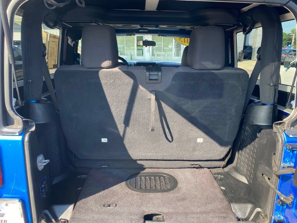Used 2015 Jeep Wrangler Sport AWD/4WD image 9