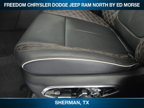 New 2025 Jeep Grand Cherokee Summit w/ Obsidian Package image 18