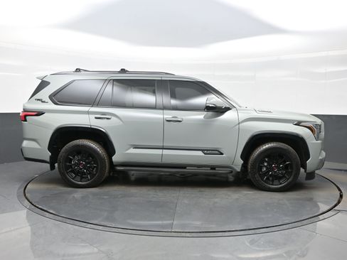 Used 2024 Toyota Sequoia Platinum image 7