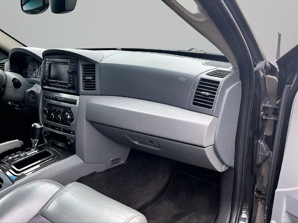 Used 2007 Jeep Grand Cherokee SRT8 w/ SRT Option Group I AWD/4WD image 17
