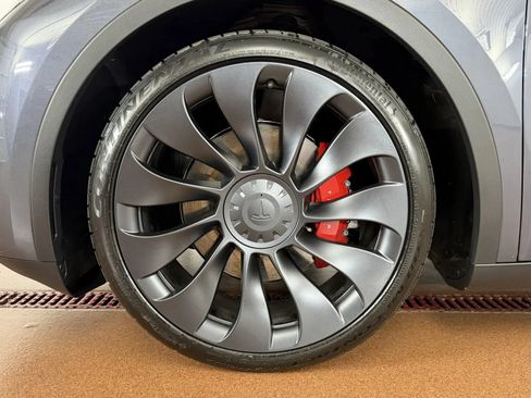 Used 2023 Tesla Model Y Performance AWD/4WD image 8