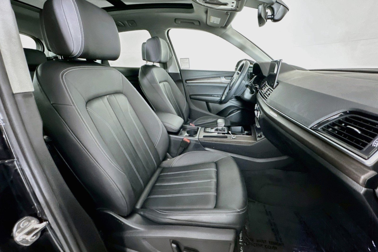 Used 2023 Audi Q5 2.0T Premium w/ Convenience Package AWD/4WD image 8