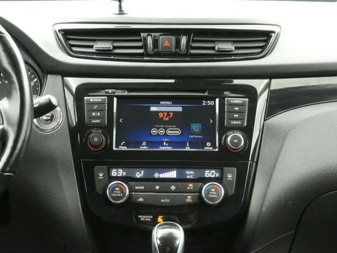 Certified 2022 Nissan Rogue Sport SV AWD/4WD image 27