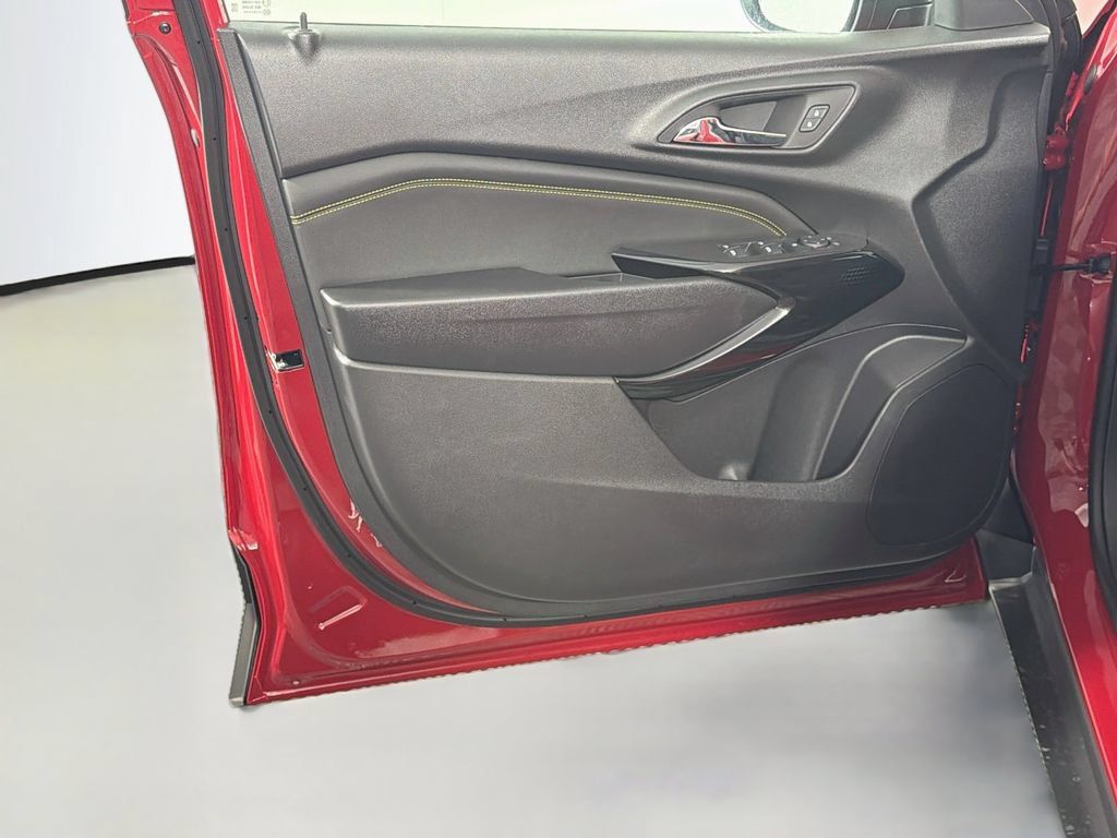 New 2026 Chevrolet Trax LT w/ Driver Confidence Package FWD image 17