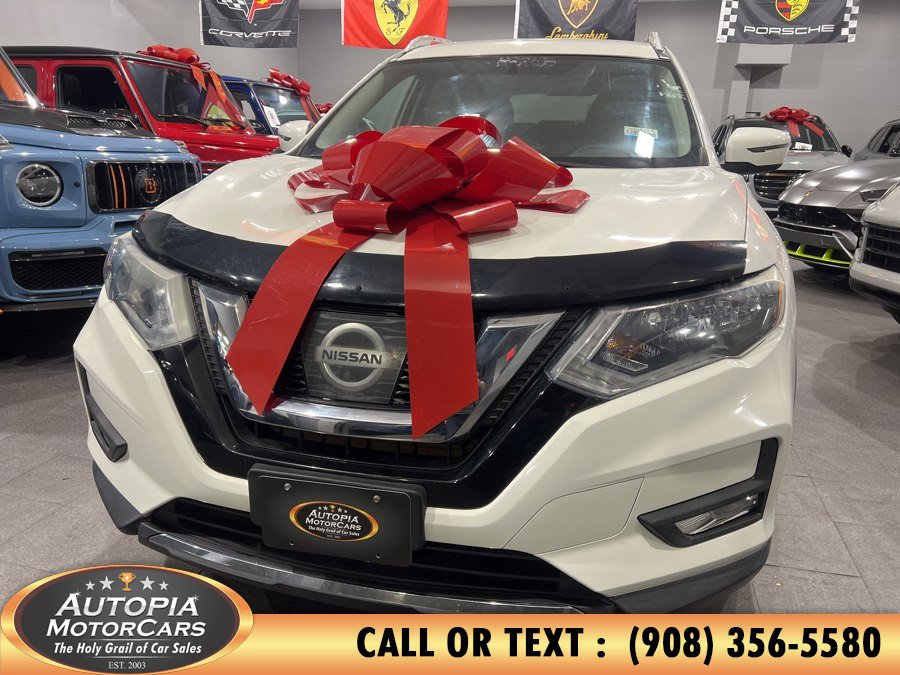 Used 2017 Nissan Rogue SV AWD/4WD image 1