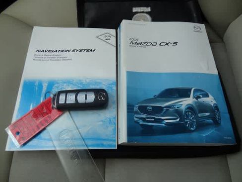 Used 2019 MAZDA CX-5 Touring FWD image 36
