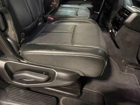 Used 2023 Jeep Wagoneer L Series II AWD/4WD image 16