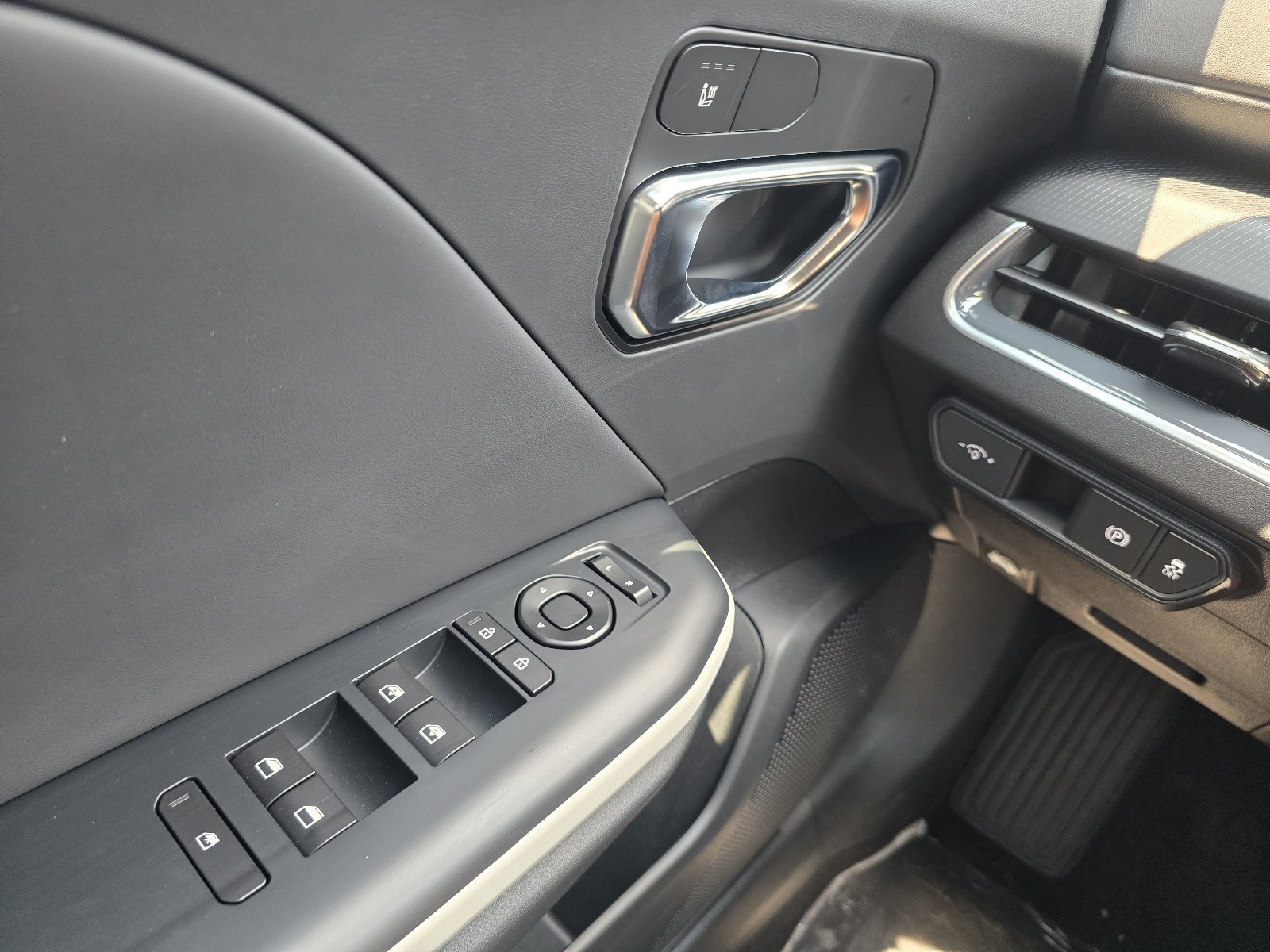New 2026 Kia K4 EX FWD image 12
