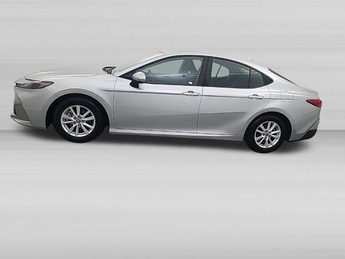 Used 2025 Toyota Camry LE FWD image 7