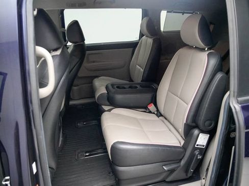 Used 2019 Kia Sedona EX FWD image 24
