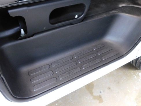 Used 2025 Chevrolet Express 2500 w/ Driver Convenience Package image 28