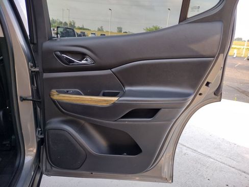 Used 2019 GMC Acadia Denali FWD image 19