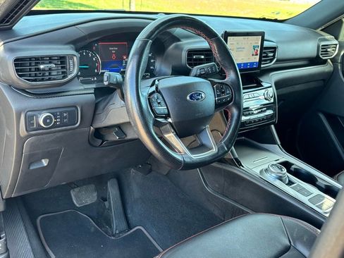 Used 2022 Ford Explorer ST-Line w/ Class IV Trailer Tow Package image 12