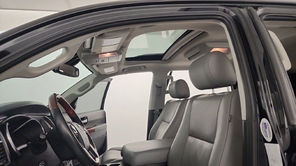 Used 2019 Toyota Sequoia Platinum AWD/4WD image 17