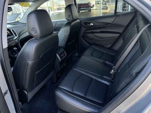 Used 2018 Chevrolet Equinox Premier image 3