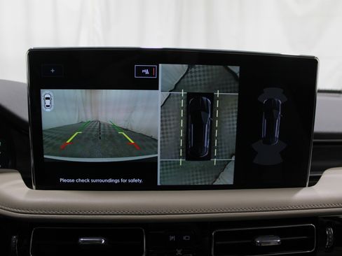 Certified 2023 Lincoln Nautilus Reserve w/ Equipment Group 201A image 21